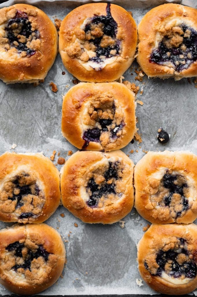 custard buns