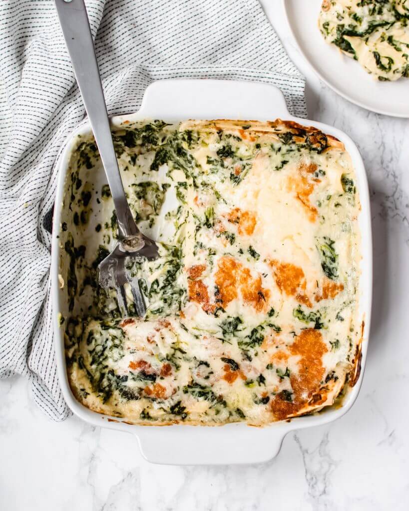 vegetarische, witte lasagne met spinazie