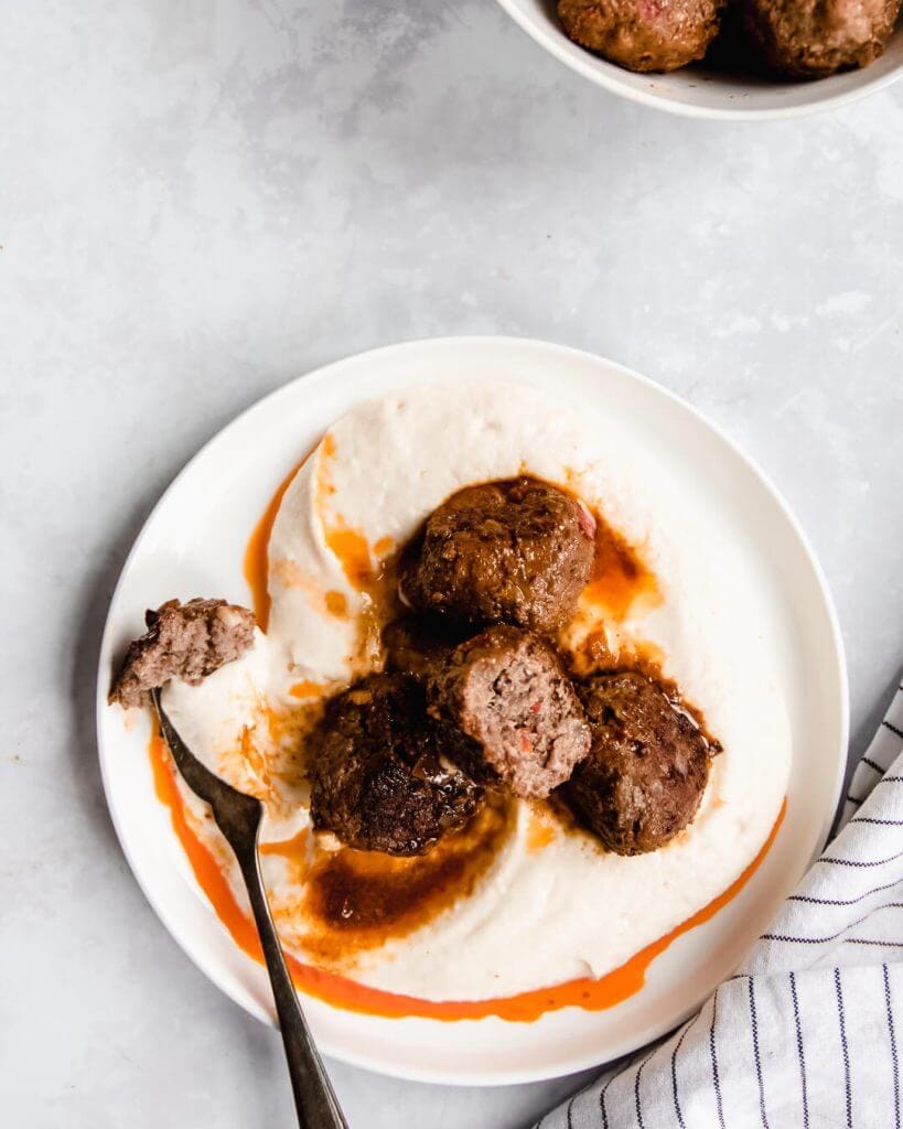 pittige gehaktbal met bloemkoolpuree