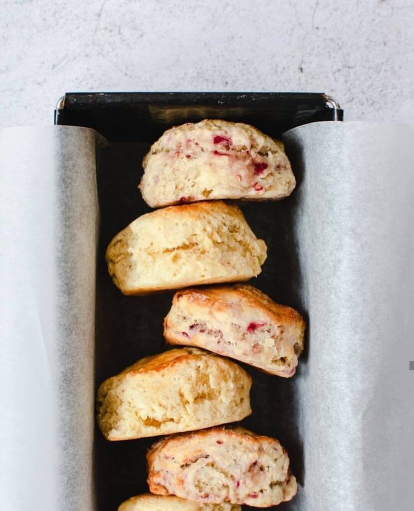 scones met frambozen